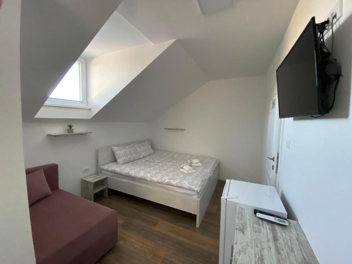 Omis Rooms ปานเชโว ภายนอก รูปภาพ