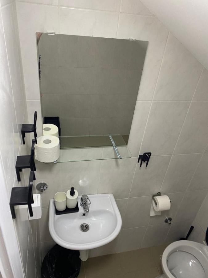 Omis Rooms ปานเชโว ภายนอก รูปภาพ