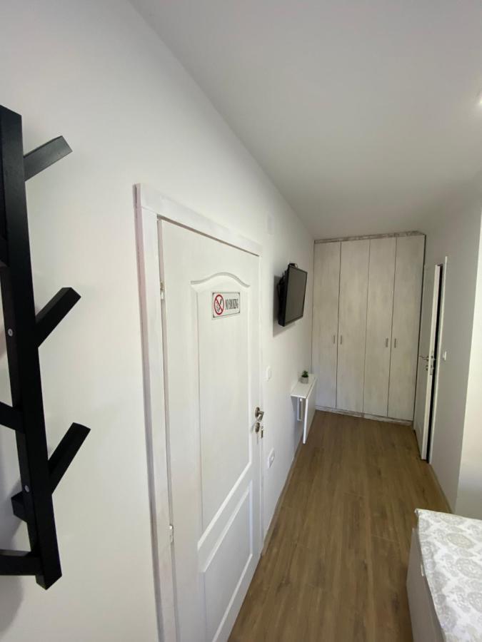 Omis Rooms ปานเชโว ภายนอก รูปภาพ
