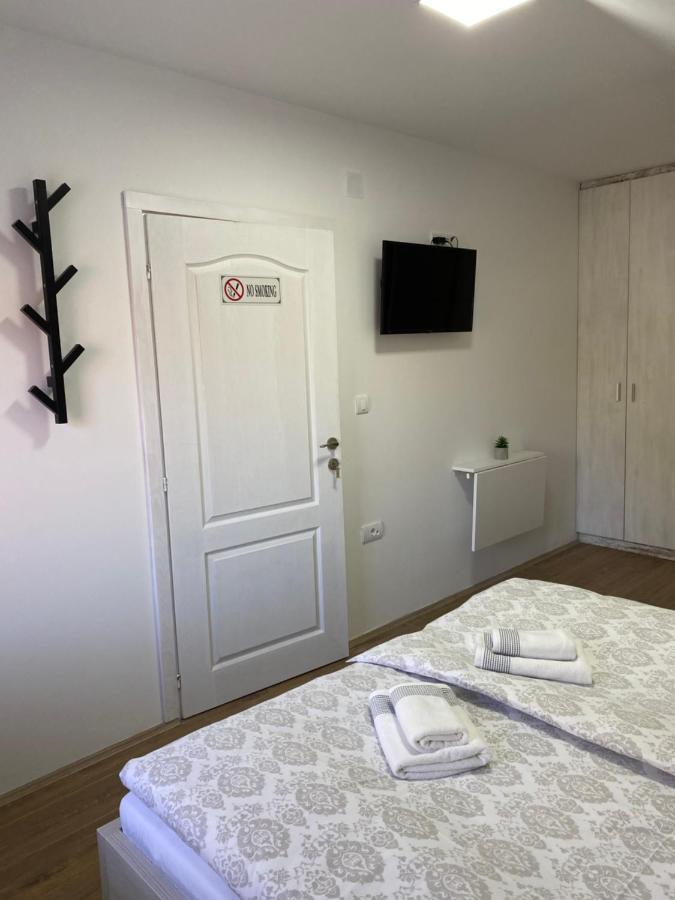Omis Rooms ปานเชโว ภายนอก รูปภาพ
