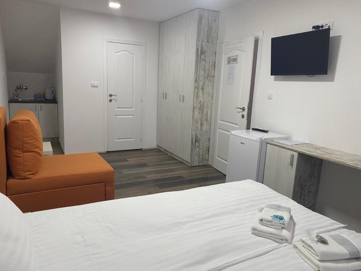 Omis Rooms ปานเชโว ภายนอก รูปภาพ